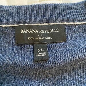Banana Republic merino wool like new
Men’s XL